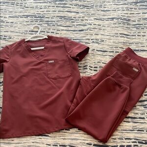 FIGS MAUVE Scrub Set (Catarina 1-pocket top & high-rise skinny joggers)